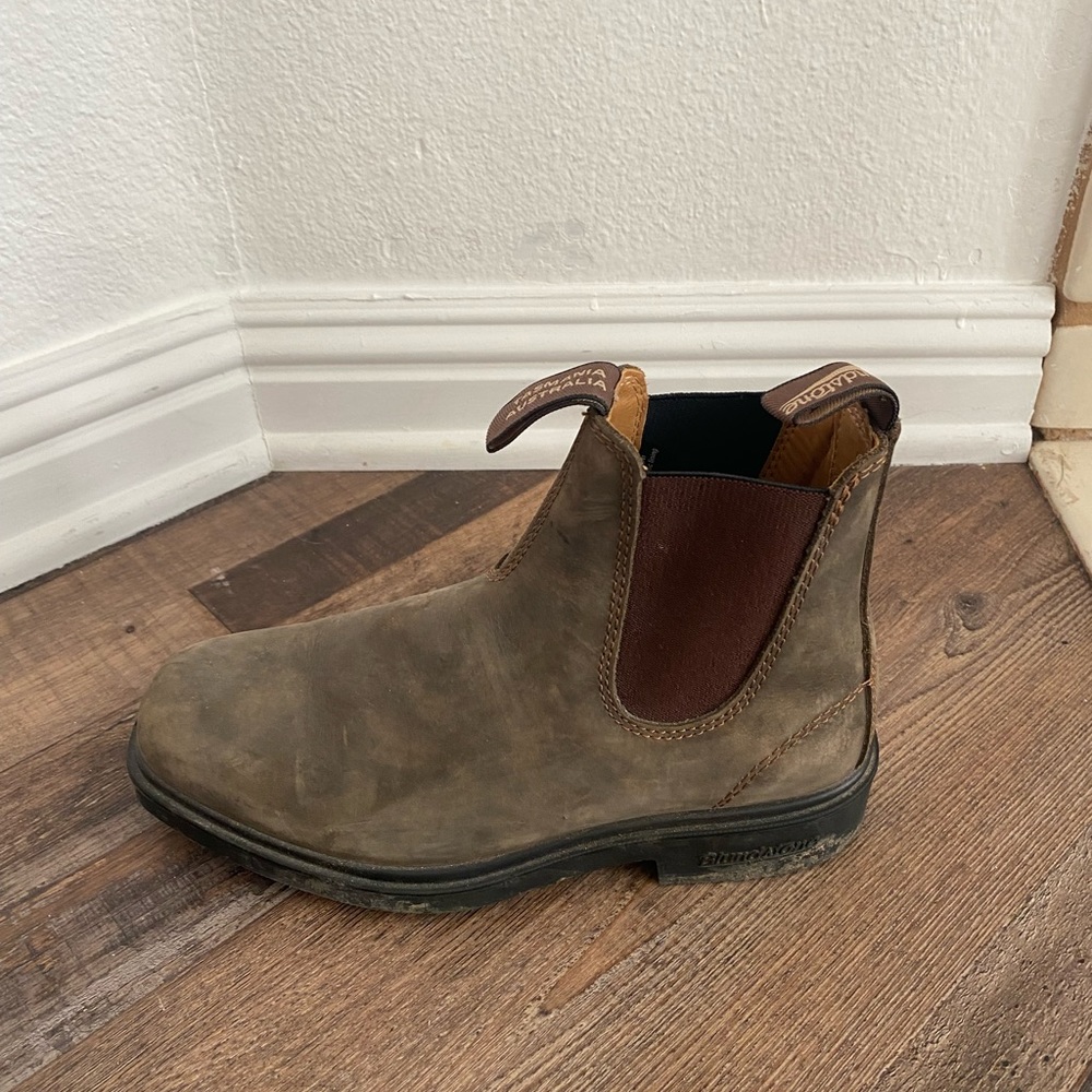 585 blundstone chelsea boot